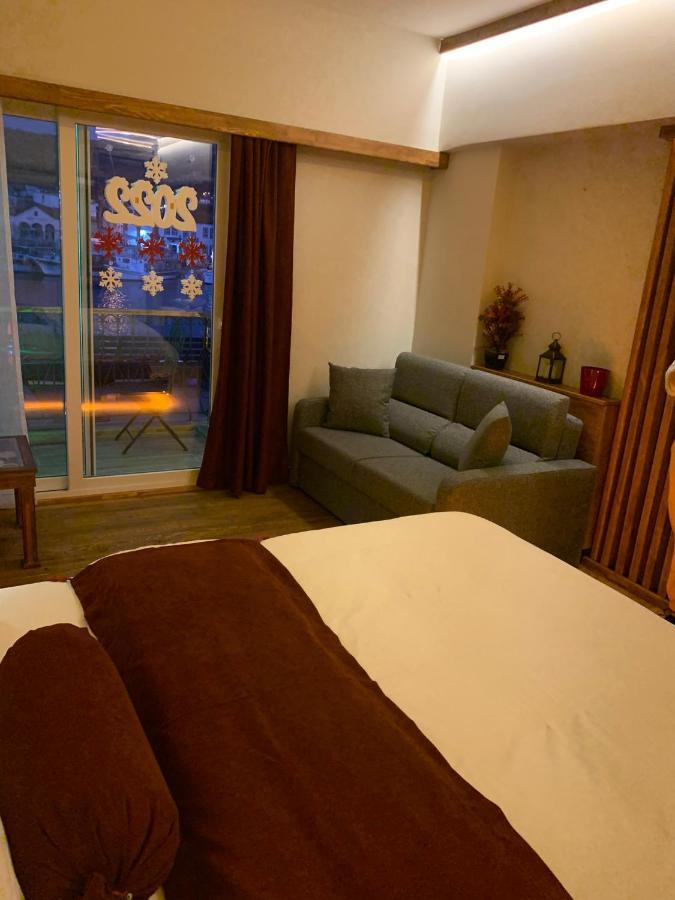 Palmiye Konuk Evi Foça Luaran gambar